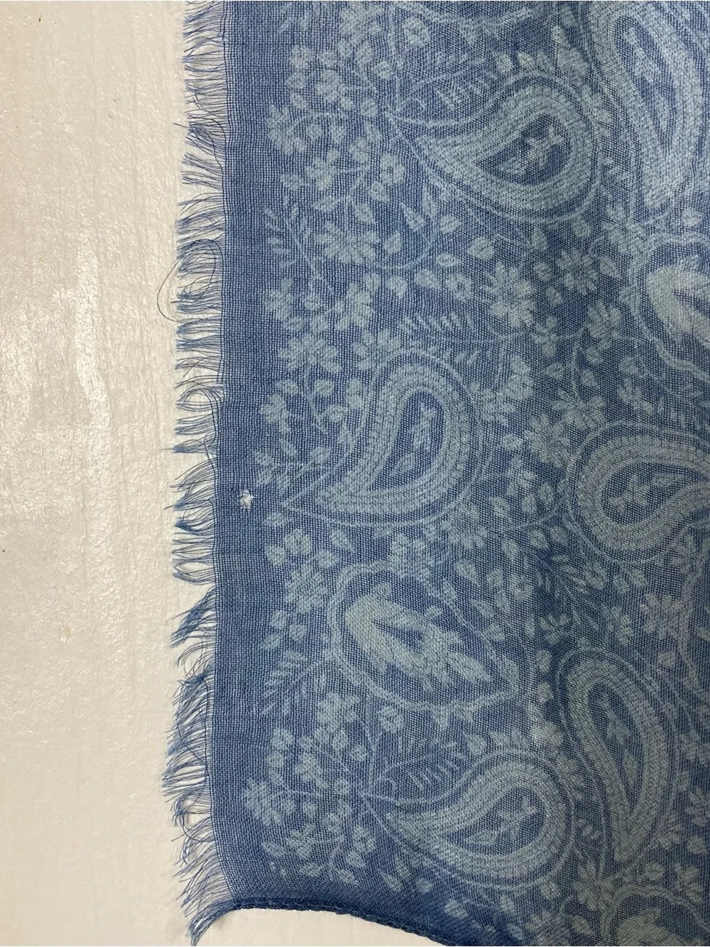 nwot JOHN VARVATOS Scarf 25”x73” Blue-Paisley ITALY Modal Fringe Trim